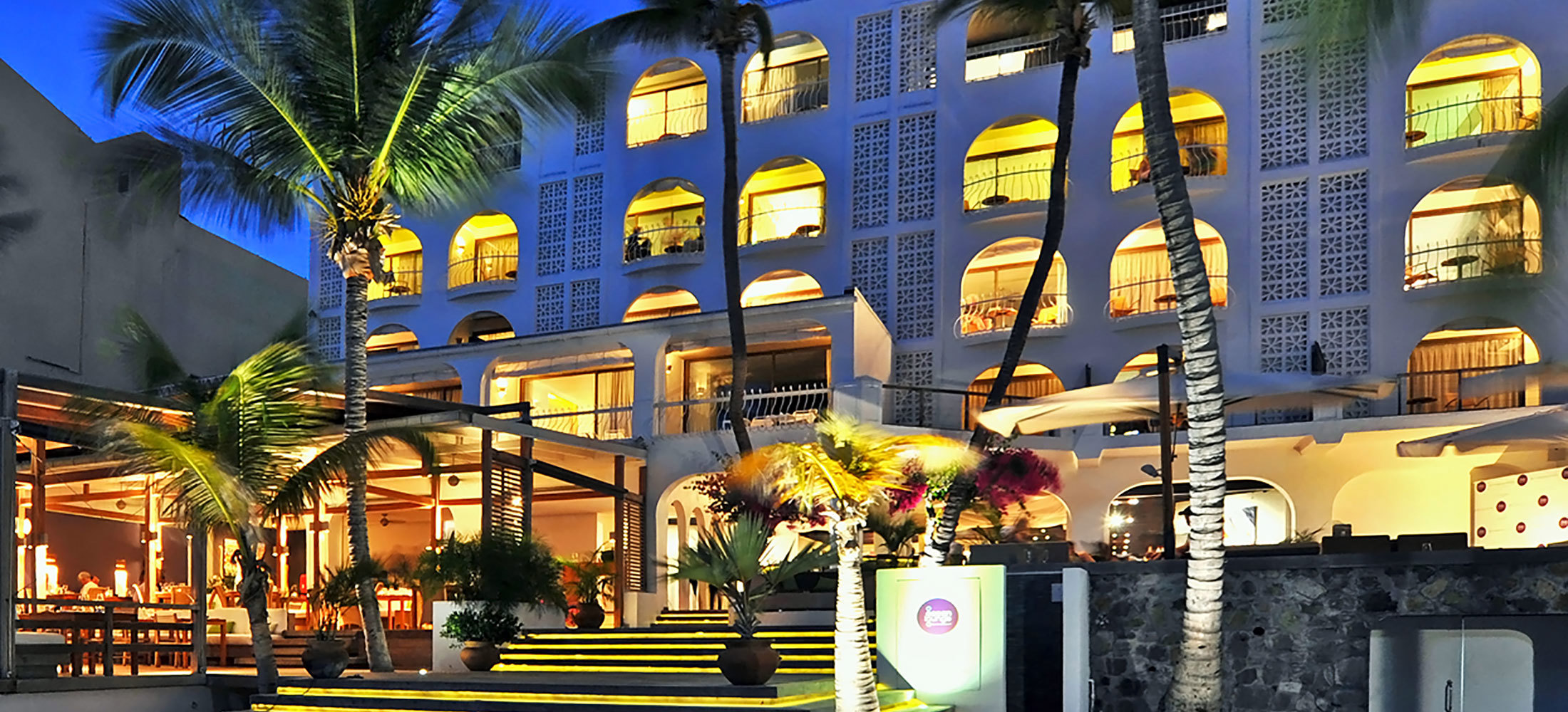 Holland House Beach Hotel